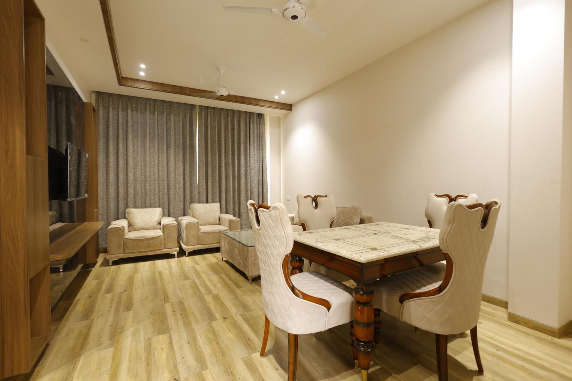 Nirvana Grand Hotel & Resort Gaya Exterior foto